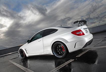 Mercedes-Benz C63 AMG Coupé Black Series محدَّثة من فاث